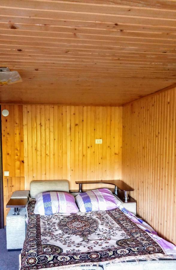 Гостьовий Дім "У Ані" Yablunytsya Exterior photo